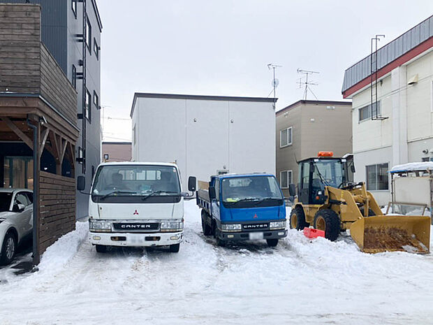 【現地写真】
現在更地のため解体費用がかからず、建築がスムーズにできます。土地の広さや建設後のイメージも確認しやすいですね。
(2025年12月撮影)