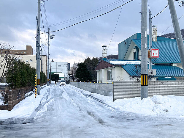 【現地写真】
徒歩10分圏内に教育機関や生活利便施設が揃い、子育て世帯にも嬉しい立地です。利便性の良い中央区で夢のマイホームを実現しませんか?
(2025年12月撮影)