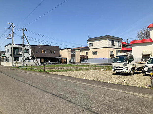 【現地写真】
土地面積59坪~67坪のゆとりある売地、全3区画が登場!間口が広く採光・通風良好、開放感のある区画です。
(2026年4月撮影)