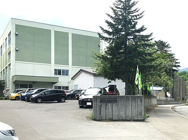 札幌市立手稲西小学校（約450m）