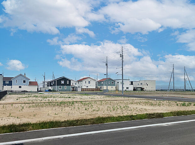 【【現地写真】】現在更地のため、土地の状態もご確認いただけ、広さや建築後のイメージもしやすいですね。
(2025年7月撮影)