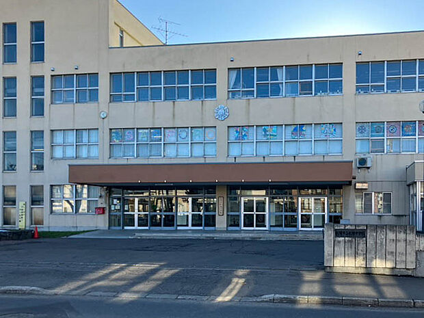 札幌中学校（約260m）