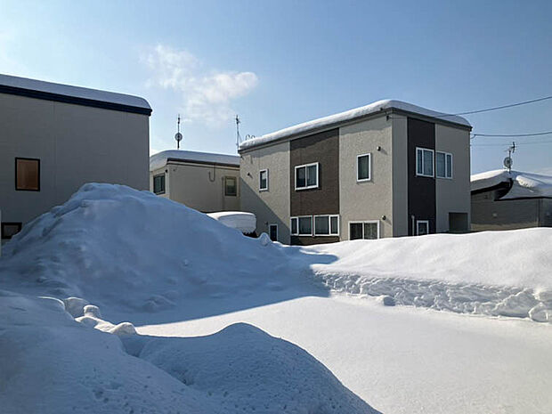 【【現地写真】】建築設計がしやすいバランスの良い形の区画。地勢はプランの自由度が高まり、建築後の生活もしやすい平坦地です。
(2026年2月撮影)