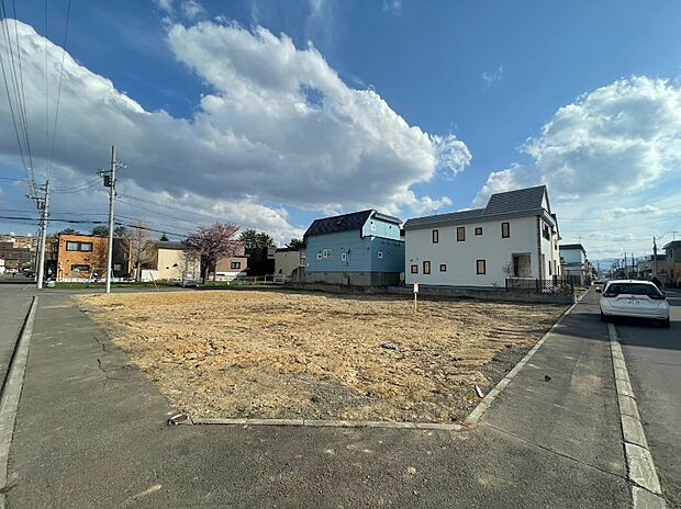 【【現地写真】】ゆとりある土地なら、間取りの自由度が高まり、夢も広がります。多数建築プランもご用意しておりますので、お気軽にお問い合わせください。
(2026年4月撮影）