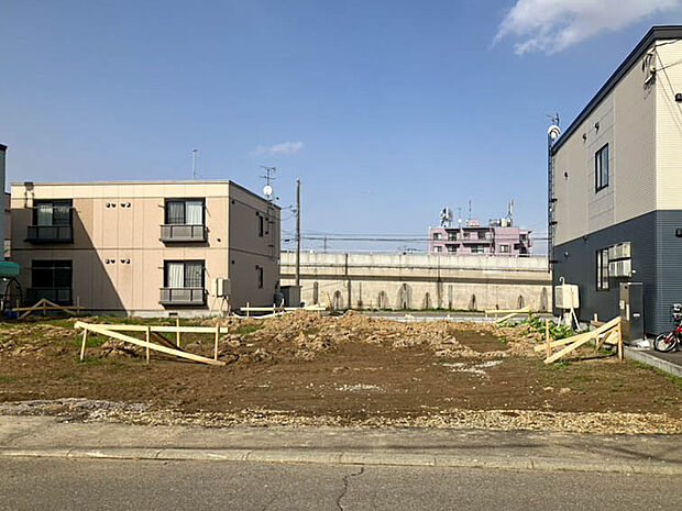 【【現地写真】】現在は更地ですので、解体費用が掛からずスムーズに建築を進めることができます。即お渡しも可能です。
(2026年4月撮影)