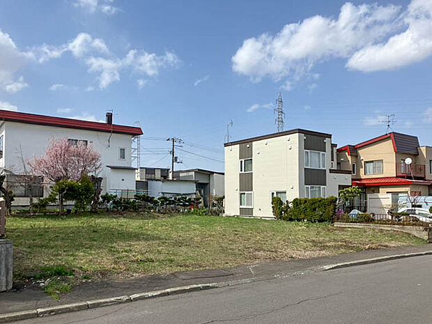 【【現地写真】】敷地を有効的に使え、建築プランが描きやすい整形地となっております。参考プランもご用意しておりますので、お気軽にお問い合わせください。
(2026年4月撮影)