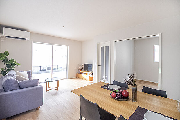 LDK横にはフレキシブルルーム。ご家族の生活スタイルに合わせていろいろな使い方ができます/10号地