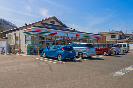 セブンイレブン福山千田町店 700ｍ～750ｍ(徒歩9分～10分)