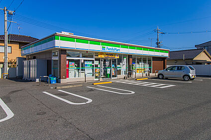 ファミリーマート尾道高須町店 500～600m(徒歩7～8分)