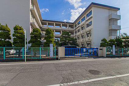 新涯小学校 600～650ｍ(徒歩8～9分)