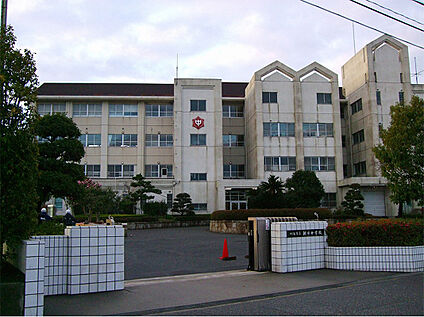 朝日中学校 約370～380m(徒歩5分)