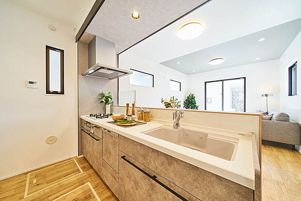 【クリナップキッチン「ステディア」】キッチンの美しさや高機能を内側から支えているのが、キャビネット。
だから、ステディアは見えない部分まで上質なステンレスにこだわり続けます。