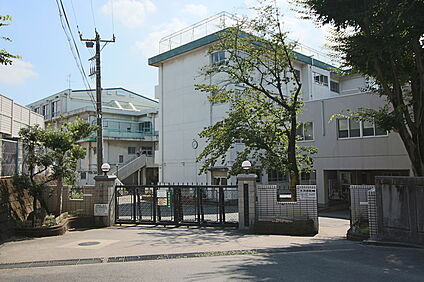 大谷口小学校（現地より徒歩10分） 約730m