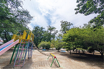 吉野公園（現地より徒歩4分） 約300m