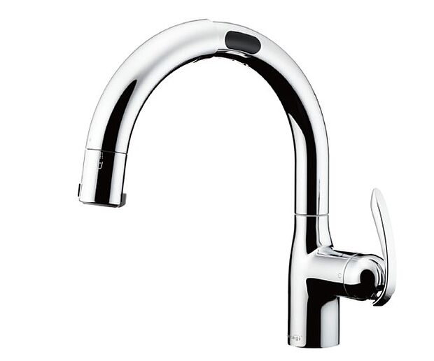 【【クリナップ】タッチレス浄水栓】腕を高く持ち上げず吐水止水が可能な側面センサーを採用。手についた泡や水が水栓に垂れにくい構造でお手入れも簡単。