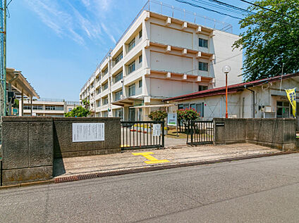 日野市立大坂上中学校 760m