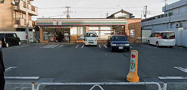 セブン-イレブン日野神明4丁目店(約165m)