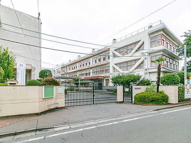 立川市立立川第五中学校（約1,800m）