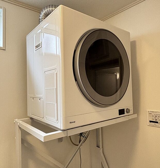 ガス乾燥機・乾太くん搭載！雨の日のお洗濯も安心です！
家事動線に使い勝手など、お家探しを始めたばかりの方でも安心してご相談ください！（弊社施工例）