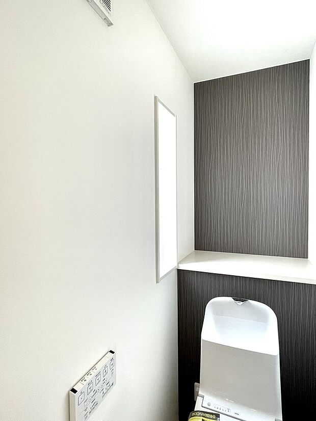 クロス使いがカッコイイ（同仕様）#グレーインテリア 快適な操作性のトイレ☆カラーセレクト変更可能♪