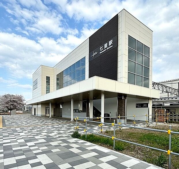 東武アーバンパークライン七里駅(約1,000m)