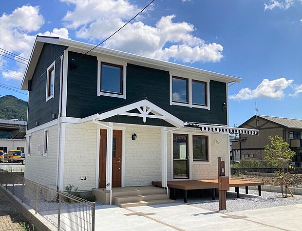 スウェーデンハウスで大人気、ツートンの外観。