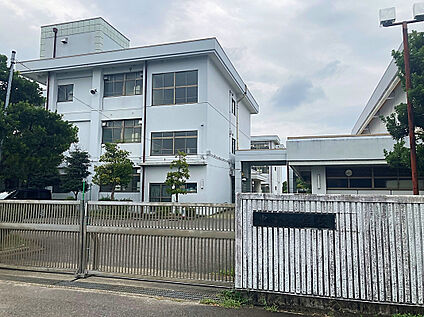 みよし市立中部小学校 850ｍ～860ｍ(徒歩11分)