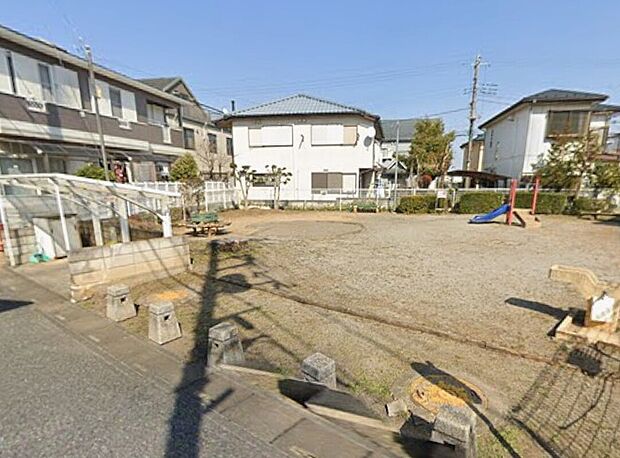 エルカクエイ公園(約168m)