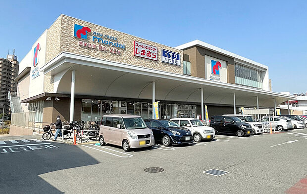 万代上野芝店(約600m)