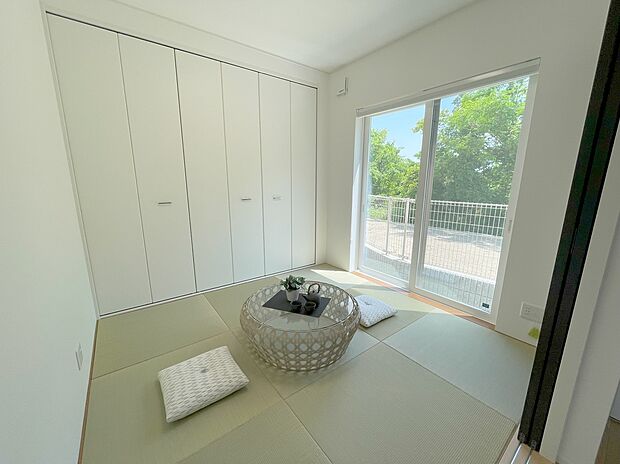 【和室】客間としても、お子様の遊び場としても使いやすい和室スペース。