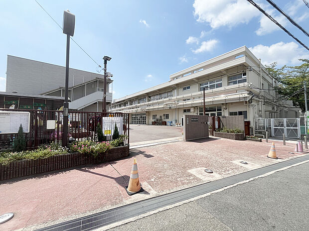 千里第三小学校(約20m)