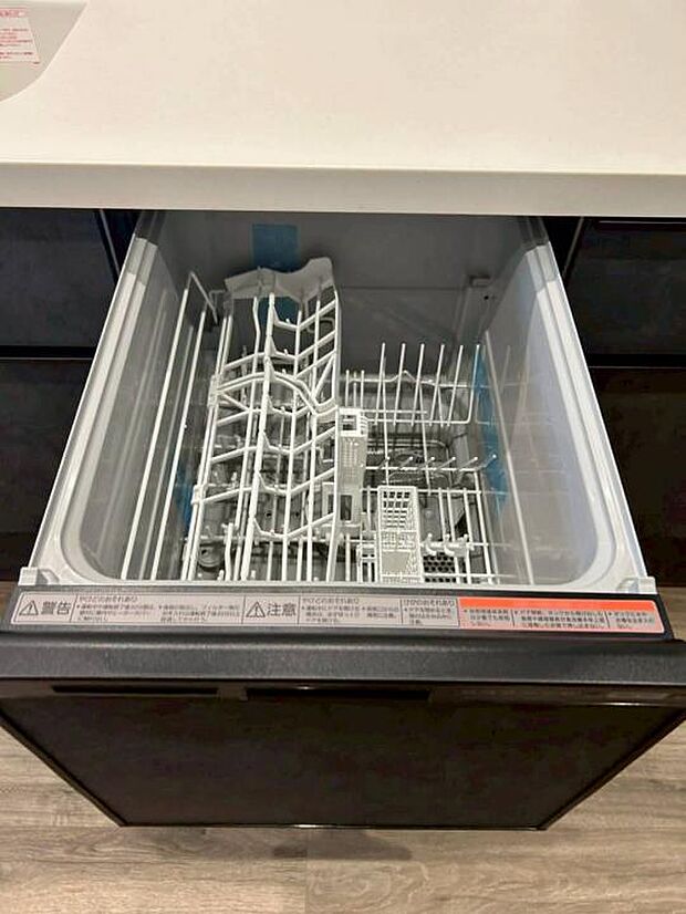 【ビルトイン食洗機】ビルトイン食洗機で食後の負担を軽減。高温洗浄と乾燥で、手洗いより清潔・快適、経済的です。