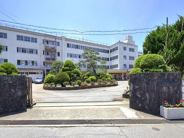 八千代市立八千代中学校（約1,664m）