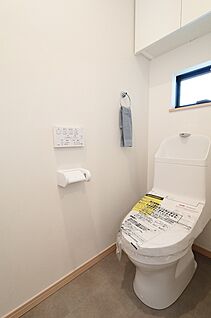 TOTO　トイレ1階