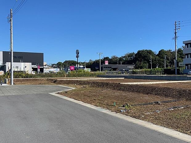 子育て世代にうれしい住環境が整った分譲地。
家族みんなが安心して暮らせる街です。