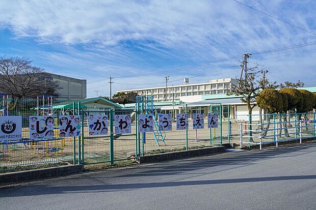 碧南市立新川幼稚園（約1,600m）