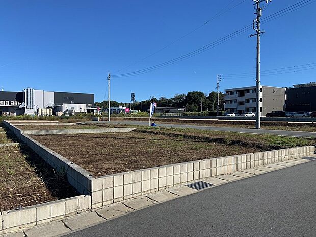 【現地外観写真】落ち着いた住環境が広がる分譲地♪
建築条件やプランのご相談もお気軽にお問合せください！