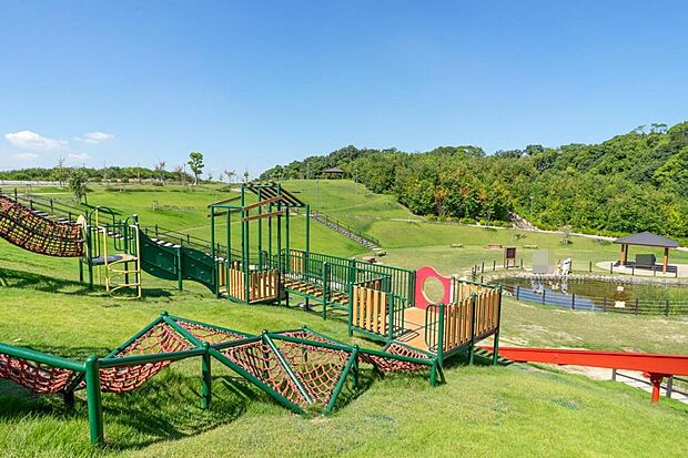 保田ヶ池公園(約1,300m)