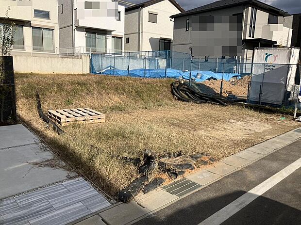 【現地写真27号地】約48坪のゆとりある敷地で、多彩なプラン設計に対応。家族の理想を形にしやすい分譲地です。