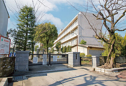 大石中学校 現地から730m。(徒歩10分。)