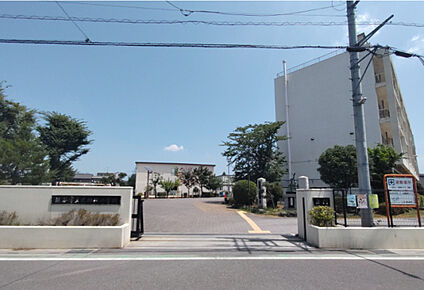 大相模小学校 現地から839m～899m。(徒歩11分～12分。)