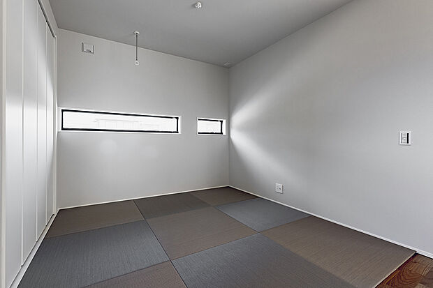 和室は置き畳のため、洋室としても使用できます。また、ダイニングスペースとし、リビングを広く活用することもできます。(2号棟)