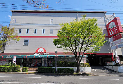 エレナ名切店 現地から720m～730m。(徒歩9分～10分。)