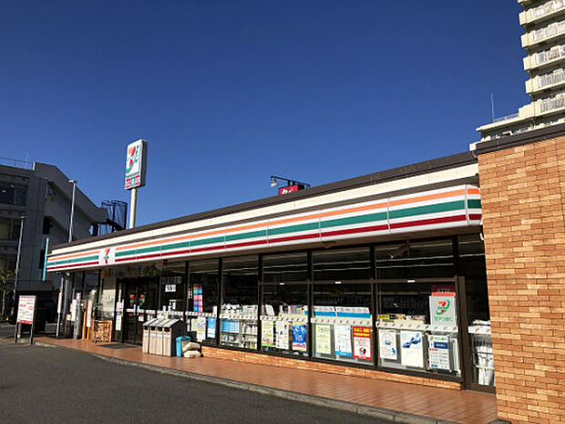 セブンイレブン横須賀北久里浜店(約80m)