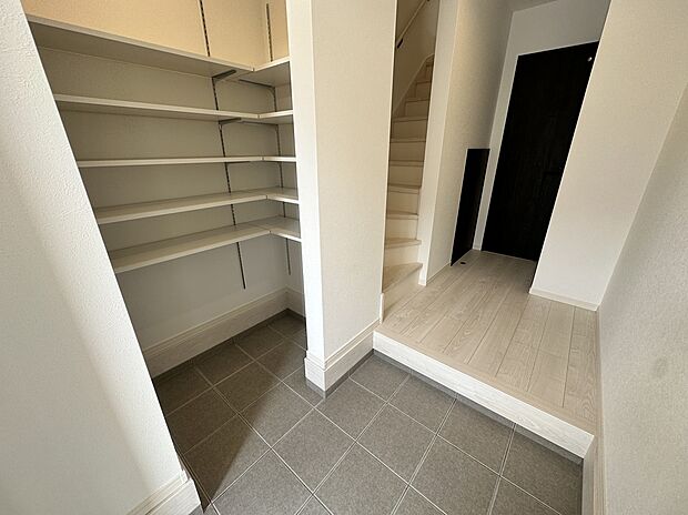 【施工例玄関】施工例参考写真になります。