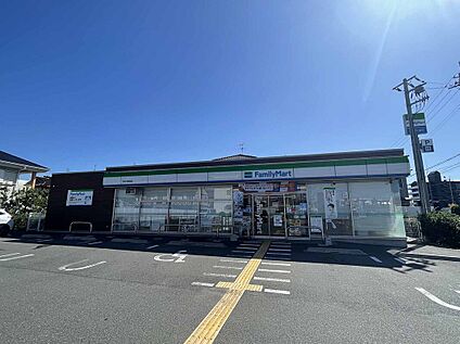 ローソンストア100 伊丹松ヶ丘店 約580m(徒歩約8分)