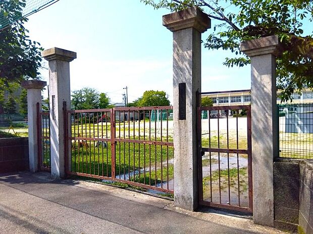 小牧市立北里小学校（約2,500m）