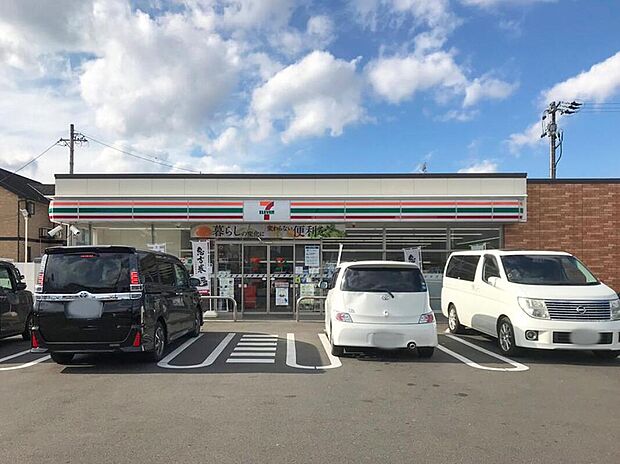 セブンイレブンあま木田店（約381m）