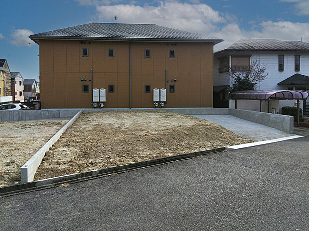 【Ｂ区画　現地土地写真】Ｂ区画
土地面積：130.19m2（39.38坪）
土地間口：14.4ｍ
香久山小学校
日進北中学校
市バス「猪高緑地南」徒歩4分