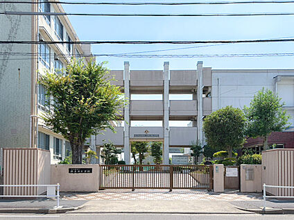 名古屋市立供米田中学校 約 503 ｍ(徒歩 7 分)